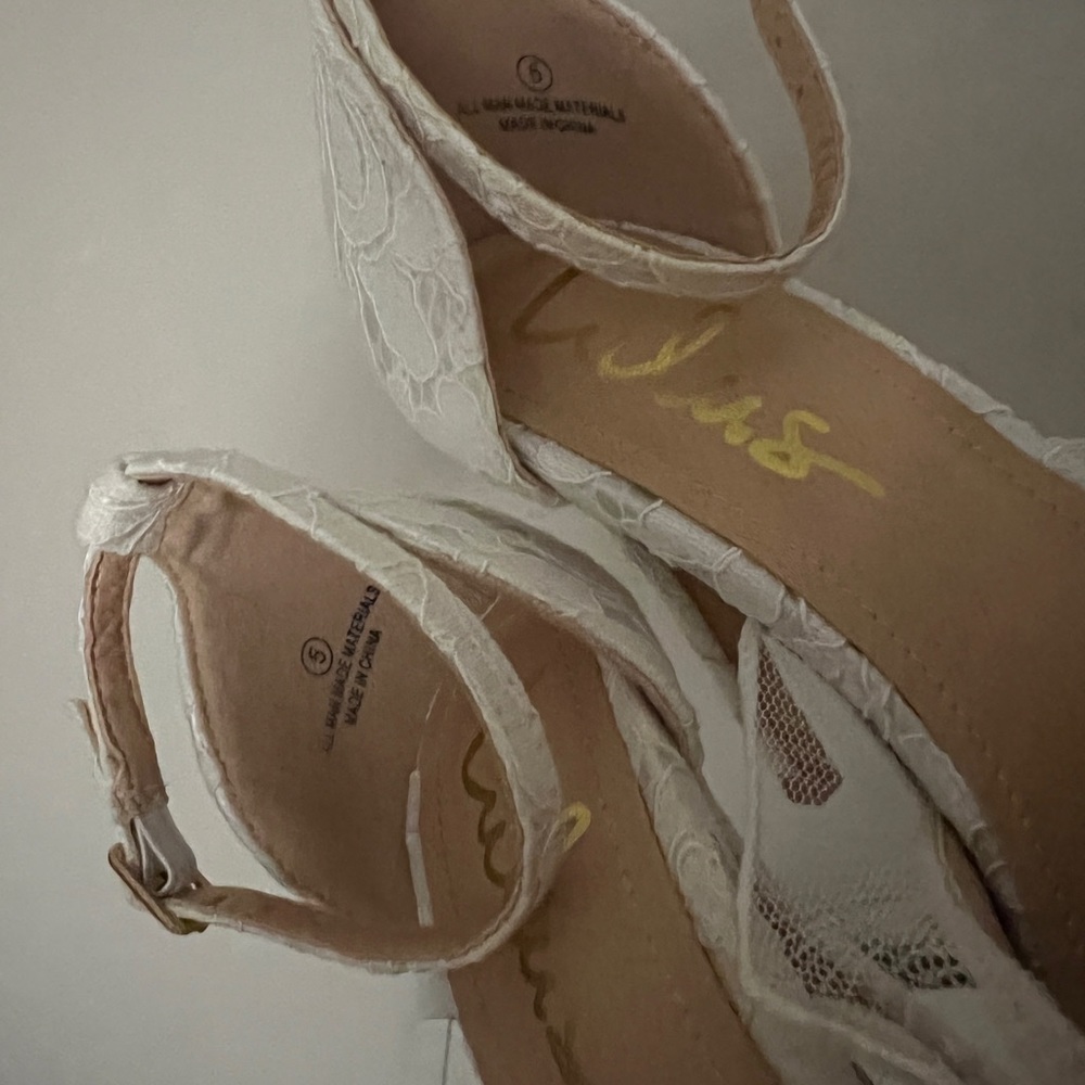 White LuLu Lace Ruffle Heel - Picture 5 of 5